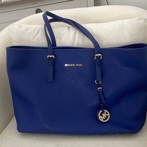 Micheal Kors Jet Set Travel bag